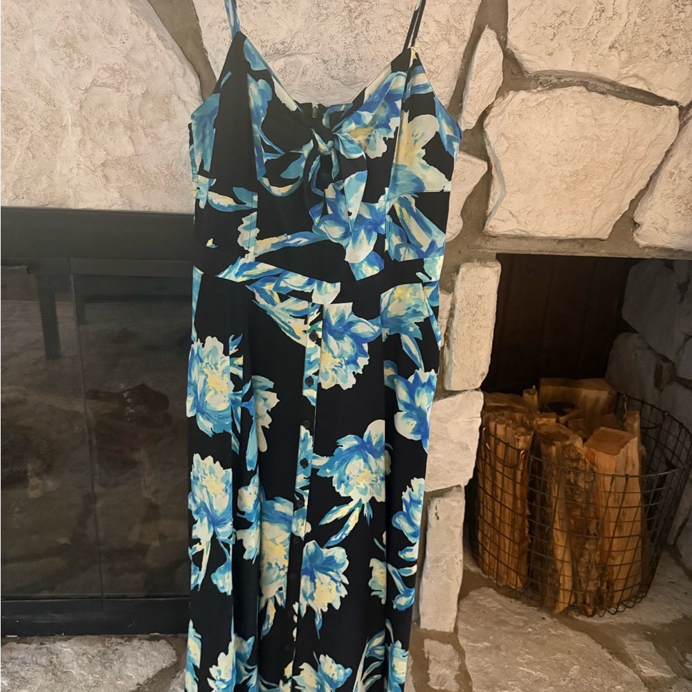 Spaghetti strap, keyhole dress, floral